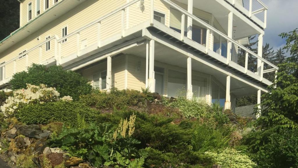 Kelli Creek Cottage - Reduced Price On Tours Juneau Exterior photo