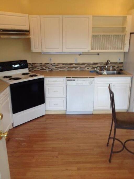 Kelli Creek Cottage - Reduced Price On Tours Juneau Room photo