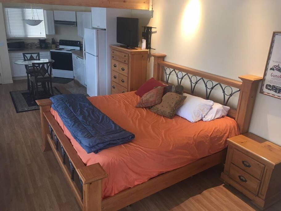 Kelli Creek Cottage - Reduced Price On Tours Juneau Room photo